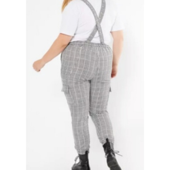 ❗NTW❗Rue21 Gingham Jumpsuit - Picture 2 of 5